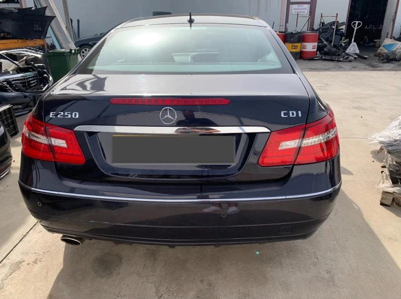 Mercedes-Benz E 250 !НА ЧАСТИ!, снимка 2 - Автомобили и джипове - 49502434