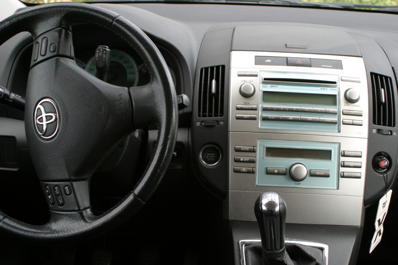 Toyota Corolla verso, снимка 7 - Автомобили и джипове - 45155400