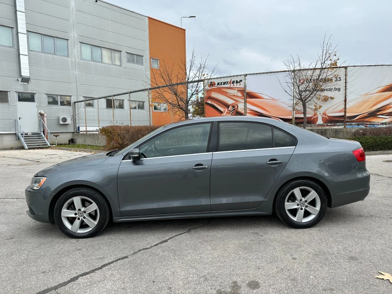 VW Jetta 1.8i Автоматик, снимка 2 - Автомобили и джипове - 47937125