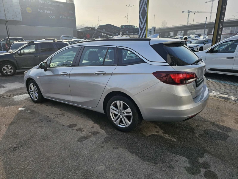 Opel Astra SPORTS TOURIER 1.6 dCi 110, снимка 4 - Автомобили и джипове - 48719660