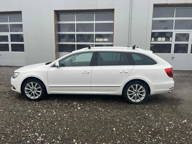 Skoda Superb Комби , снимка 6 - Автомобили и джипове - 49109661