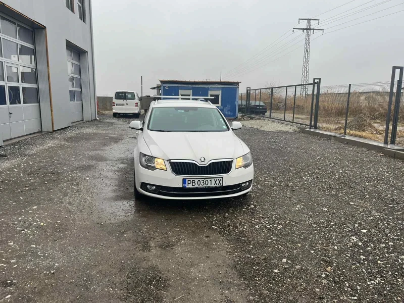 Skoda Superb Комби , снимка 1 - Автомобили и джипове - 49109661