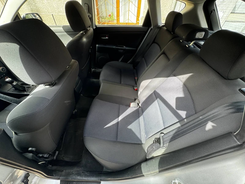 Mazda 3 1, 6i, снимка 5 - Автомобили и джипове - 52290606