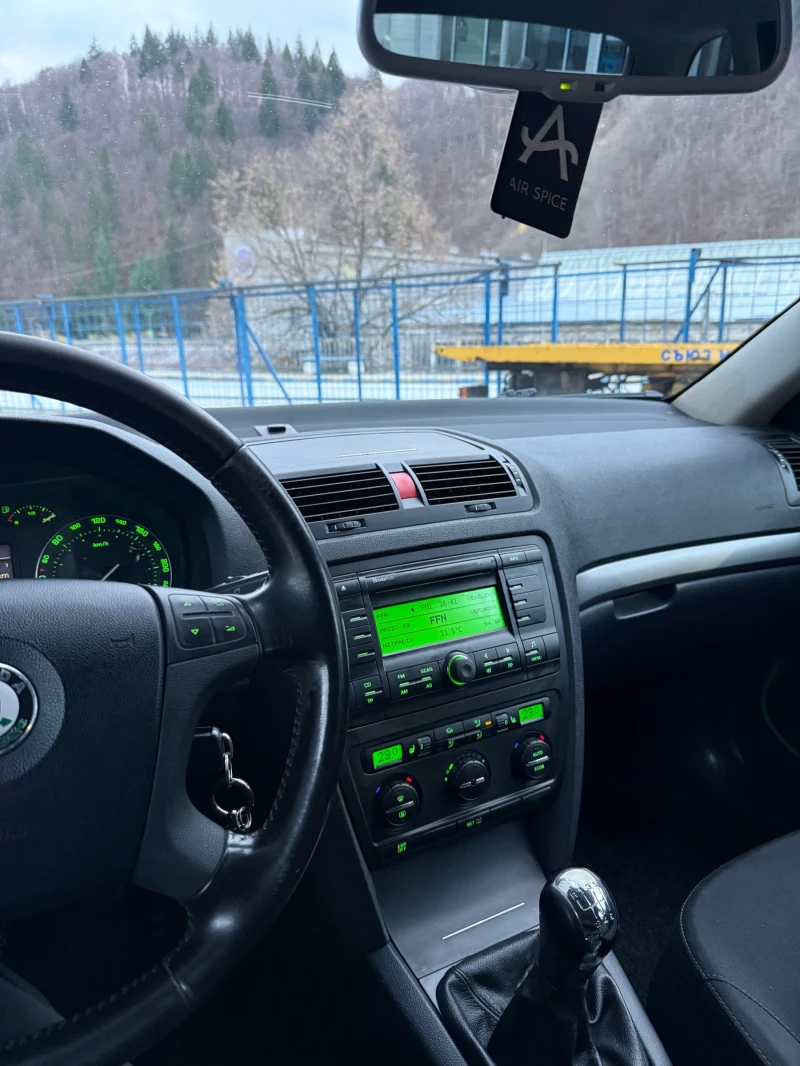 Skoda Octavia 2.0TDI BKD 140hp, снимка 10 - Автомобили и джипове - 52483792