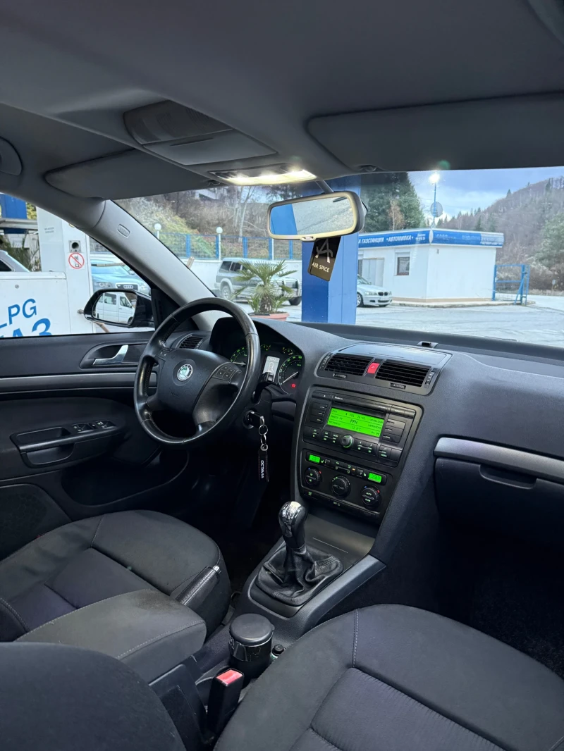 Skoda Octavia 2.0TDI BKD 140hp, снимка 12 - Автомобили и джипове - 52483792