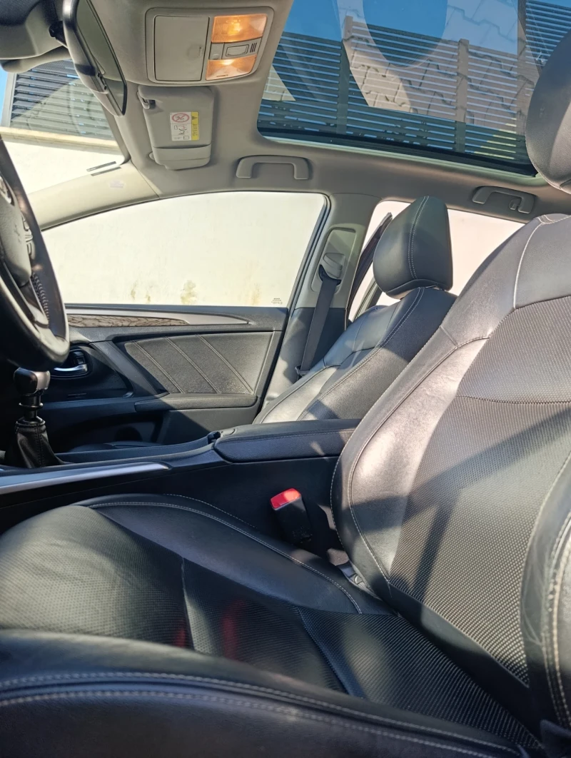 Toyota Avensis D4D , снимка 12 - Автомобили и джипове - 53499768