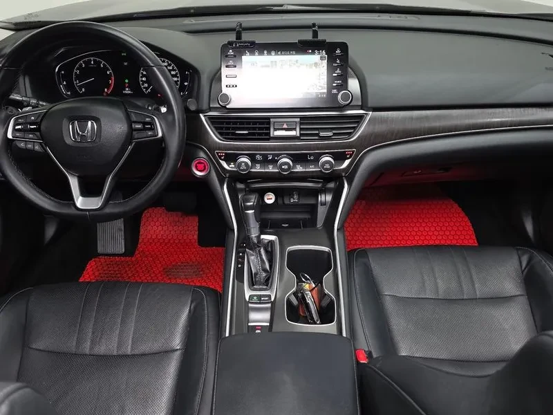 Honda Accord 1.5T 10TH GEN, снимка 7 - Автомобили и джипове - 55783497