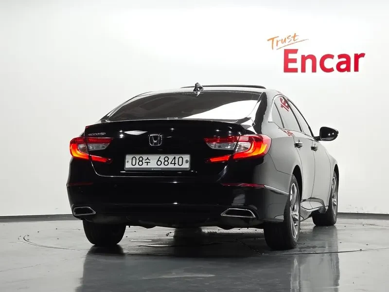 Honda Accord 1.5T 10TH GEN, снимка 4 - Автомобили и джипове - 55783497