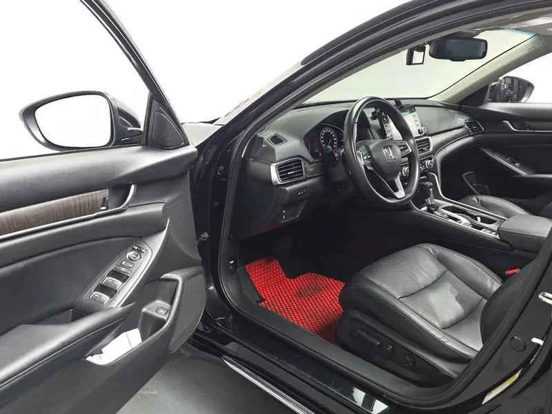 Honda Accord 1.5T 10TH GEN, снимка 10 - Автомобили и джипове - 55783497