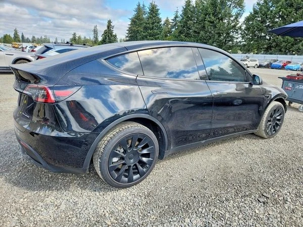 Tesla Model Y, снимка 4 - Автомобили и джипове - 56117595