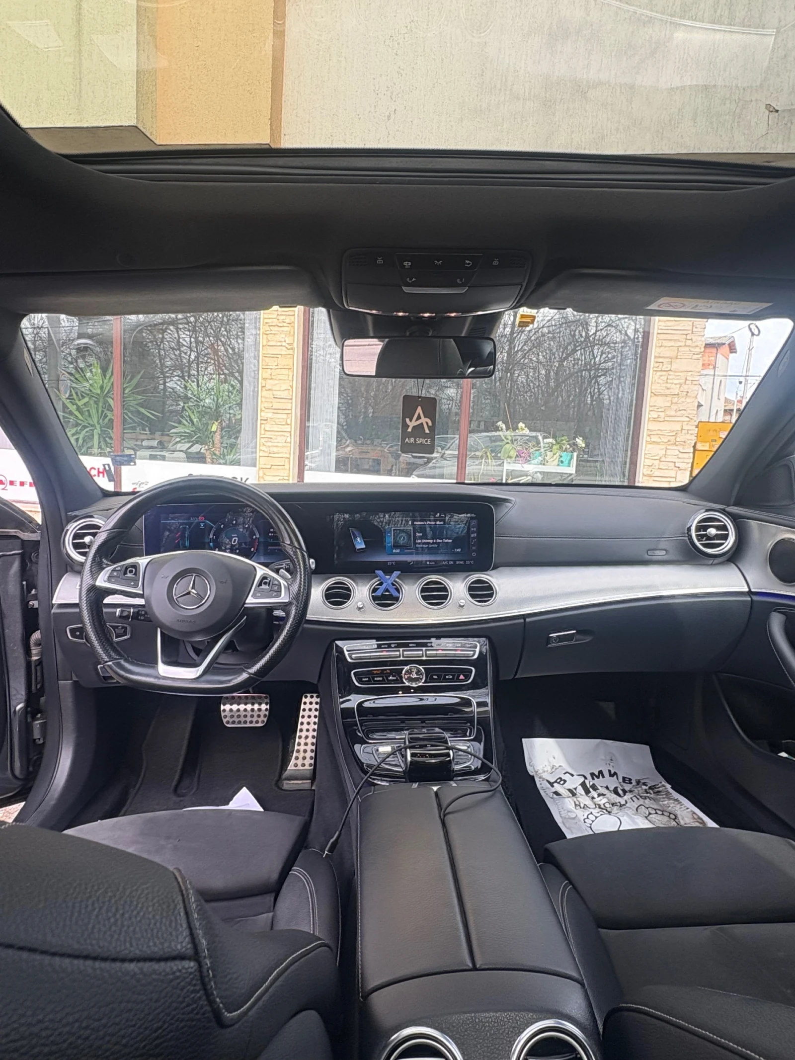 Mercedes-Benz E 350 Продавам Mercedes-Benz E 350d 4MATIC AMG пакет, , снимка 4 - Автомобили и джипове - 53972905