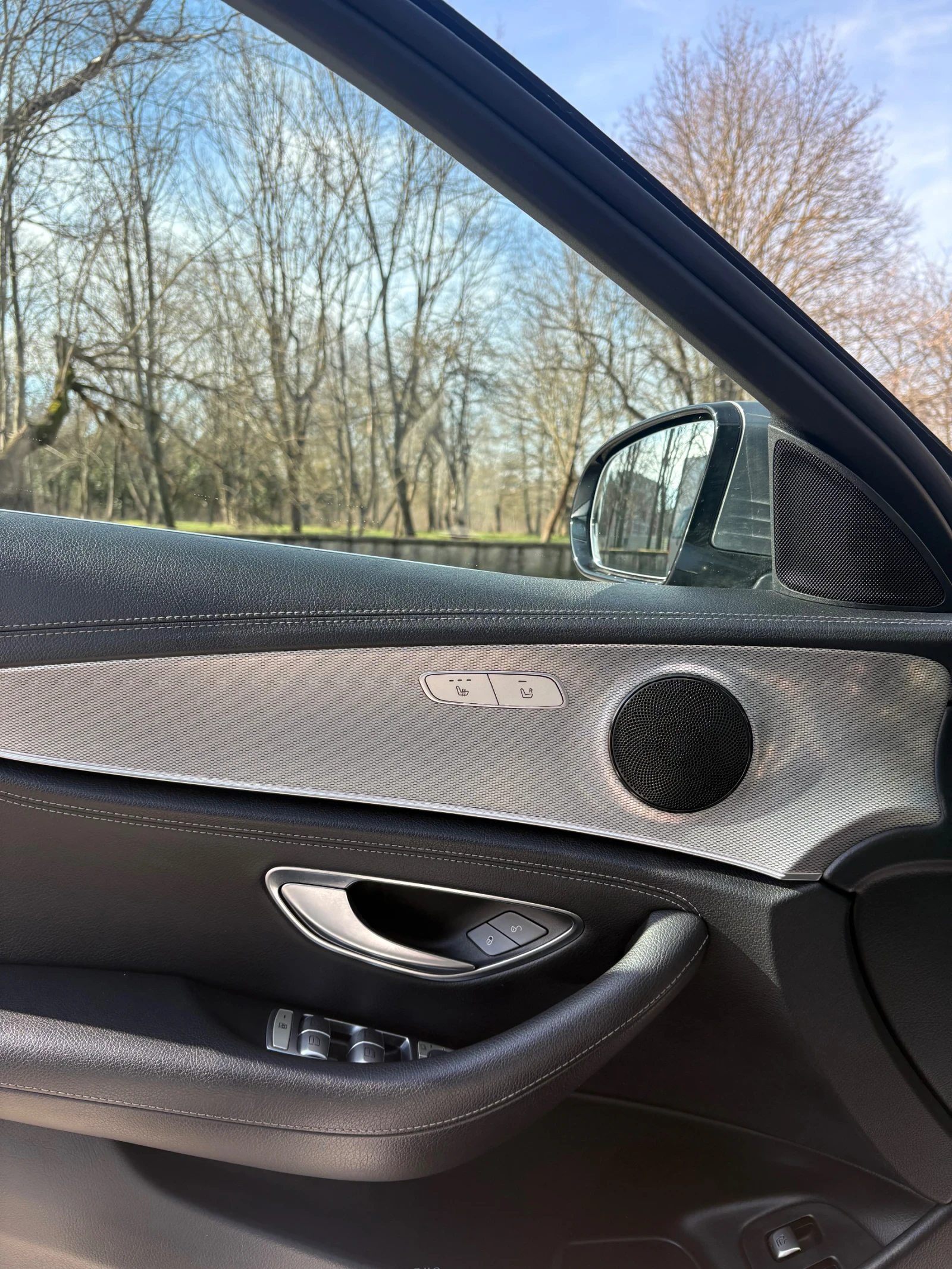 Mercedes-Benz E 350 Продавам Mercedes-Benz E 350d 4MATIC AMG пакет, , снимка 11 - Автомобили и джипове - 53972905