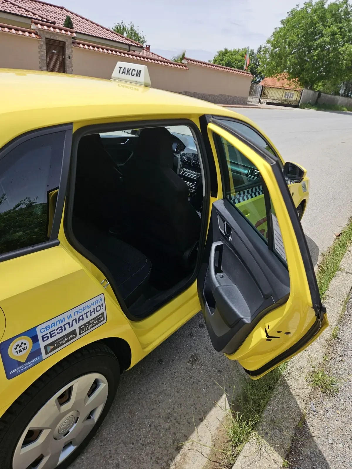 Skoda Rapid 1.6 TDI, снимка 6 - Автомобили и джипове - 54093637