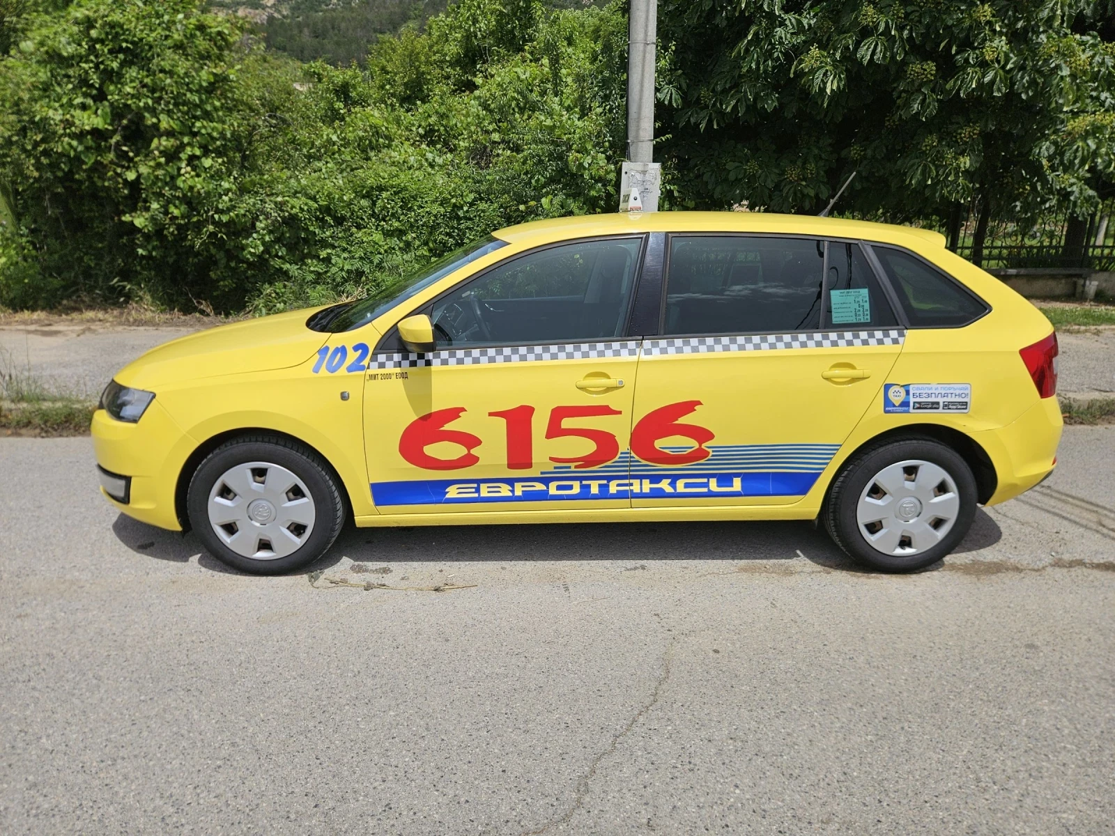 Skoda Rapid 1.6 TDI, снимка 10 - Автомобили и джипове - 54093637