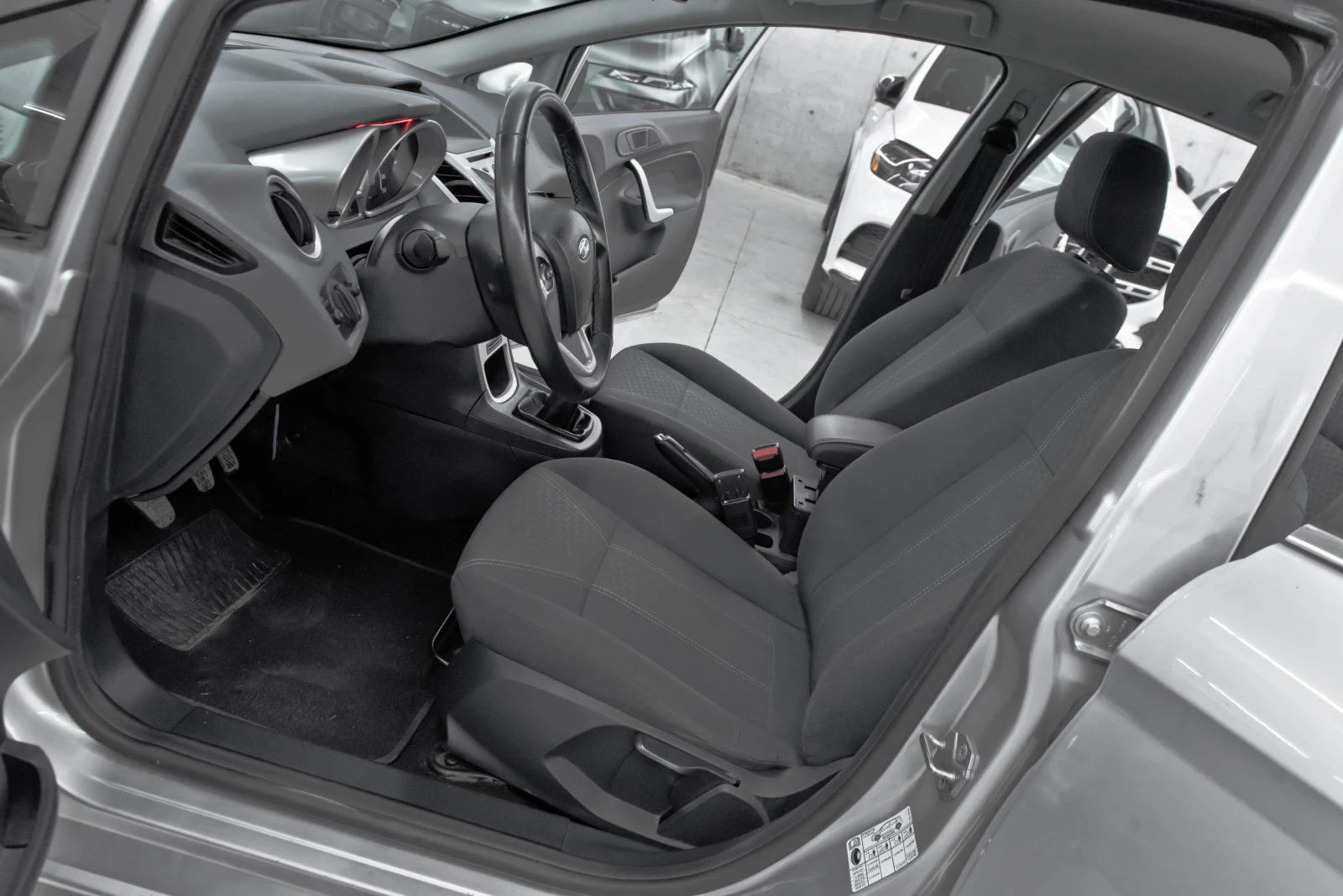 Ford Fiesta 1.6d* 95��* ��������* ������������ | Mobile.bg � ����������� 9