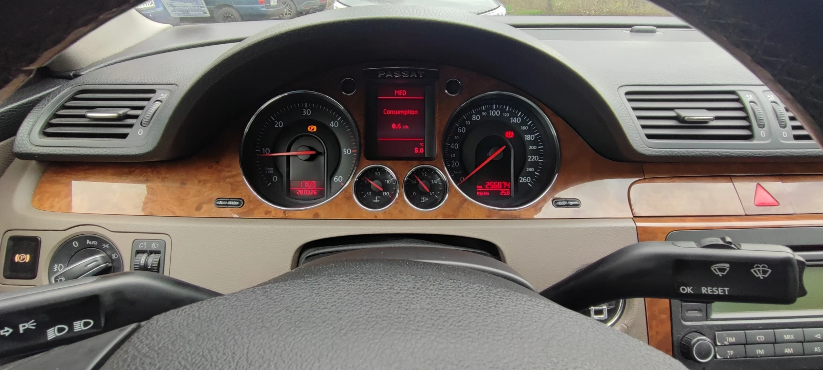 VW Passat B6 Highline, снимка 11 - Автомобили и джипове - 54528687