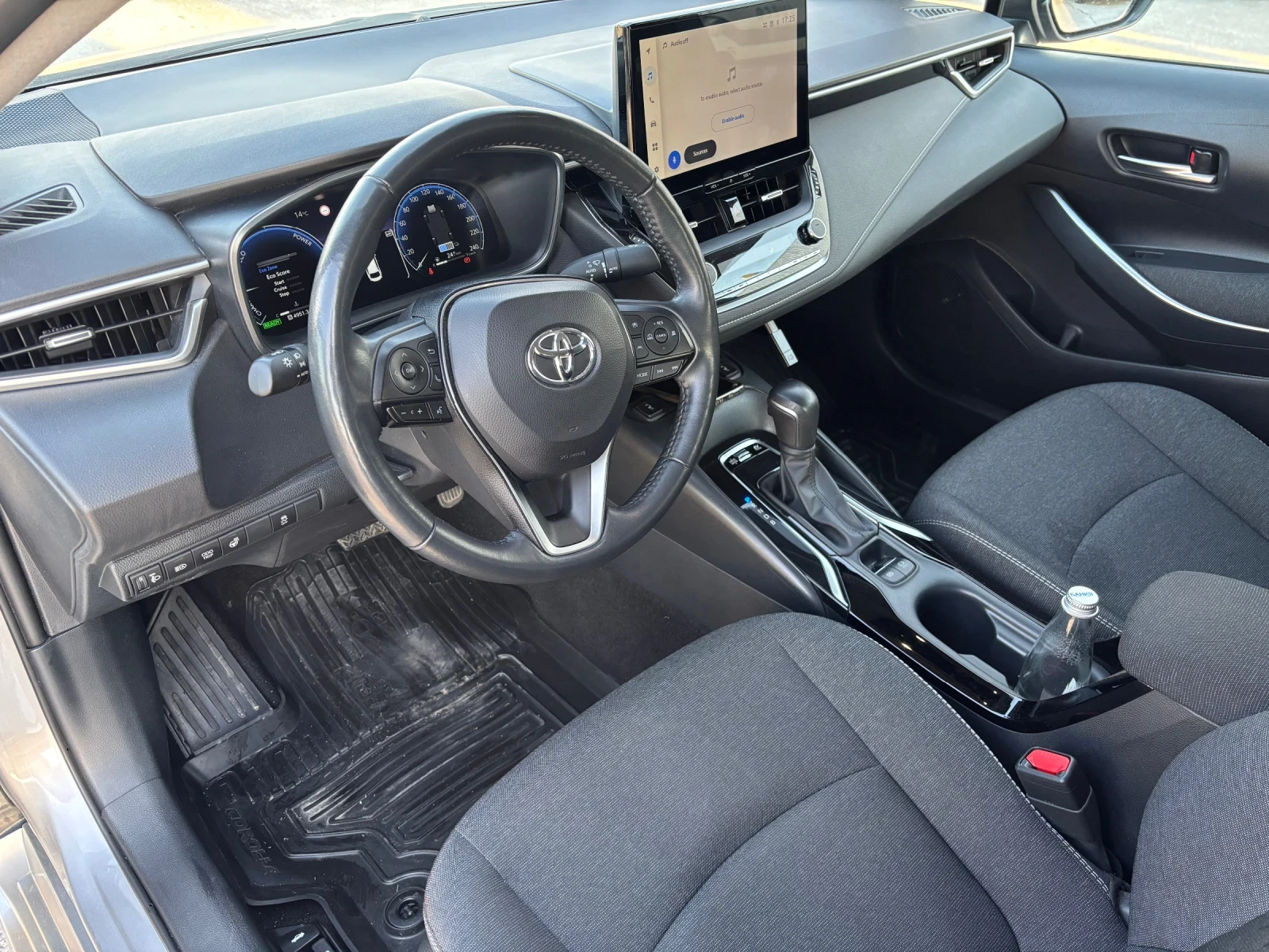 Toyota Corolla 1.8 HYBRID, снимка 8 - Автомобили и джипове - 54658114