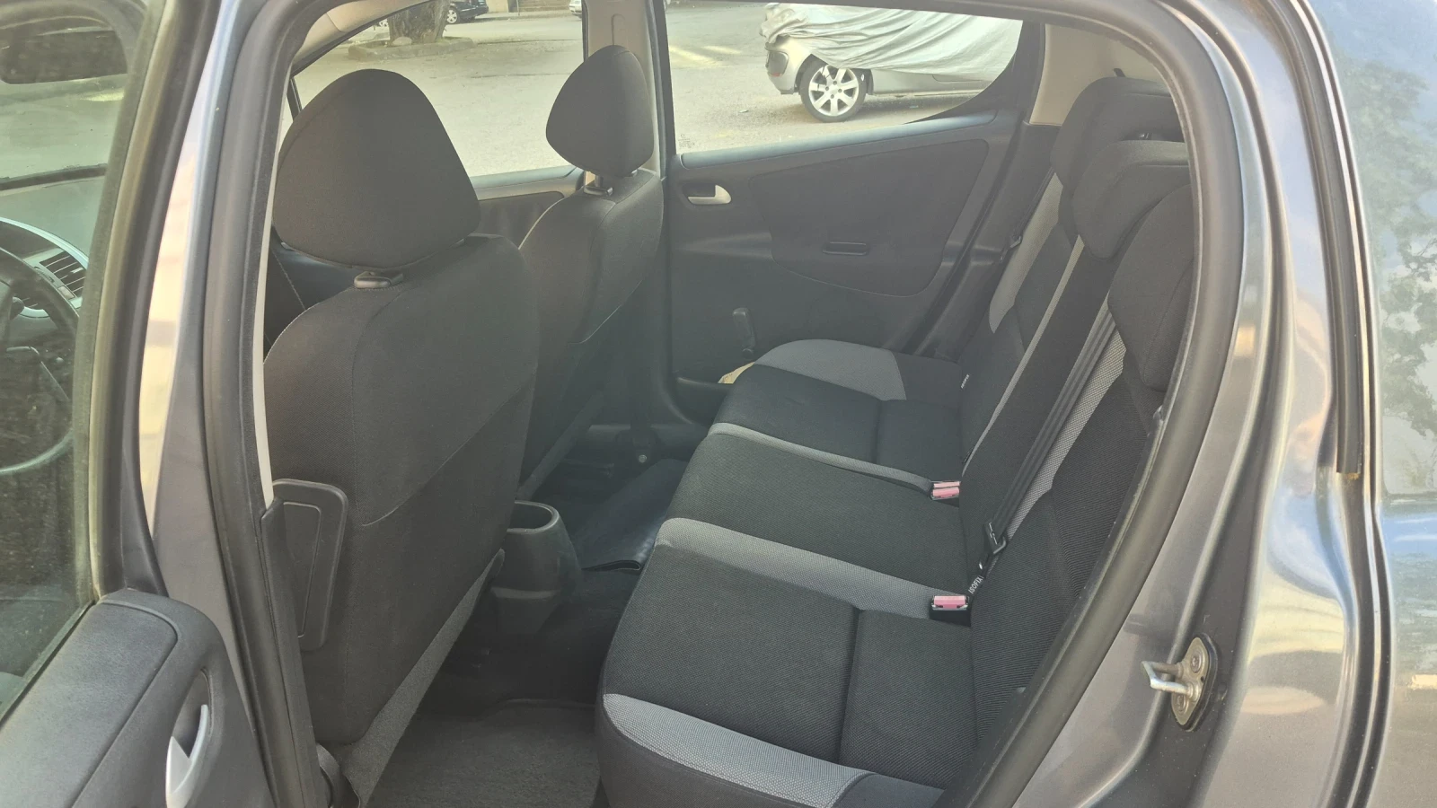 Peugeot 207, снимка 4 - Автомобили и джипове - 54703730