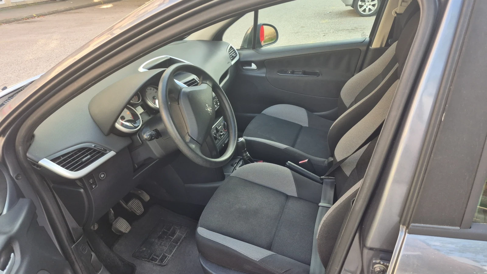 Peugeot 207, снимка 5 - Автомобили и джипове - 54703730