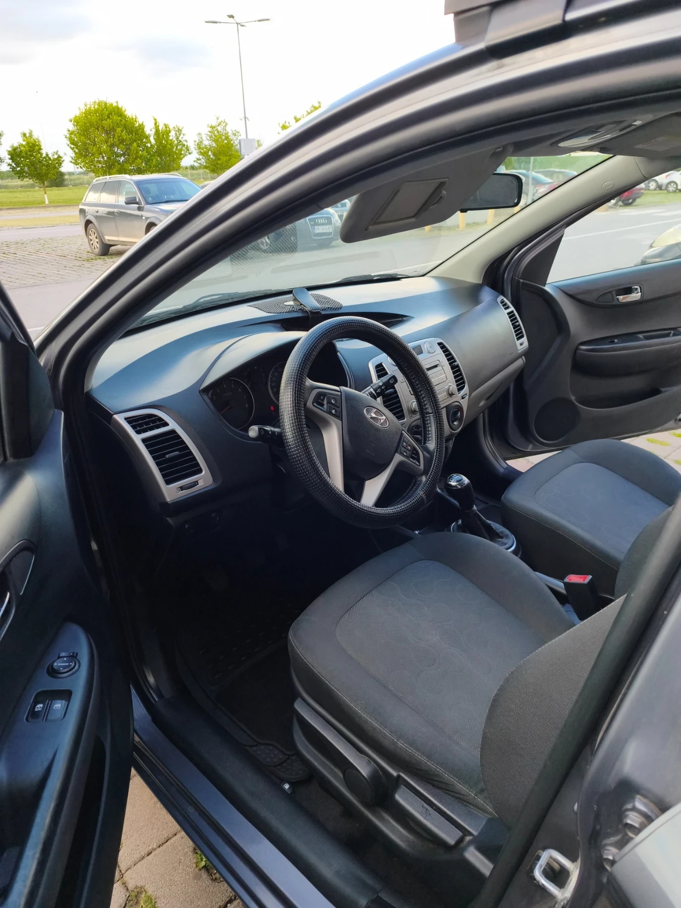 Hyundai I20, снимка 11 - Автомобили и джипове - 55346635