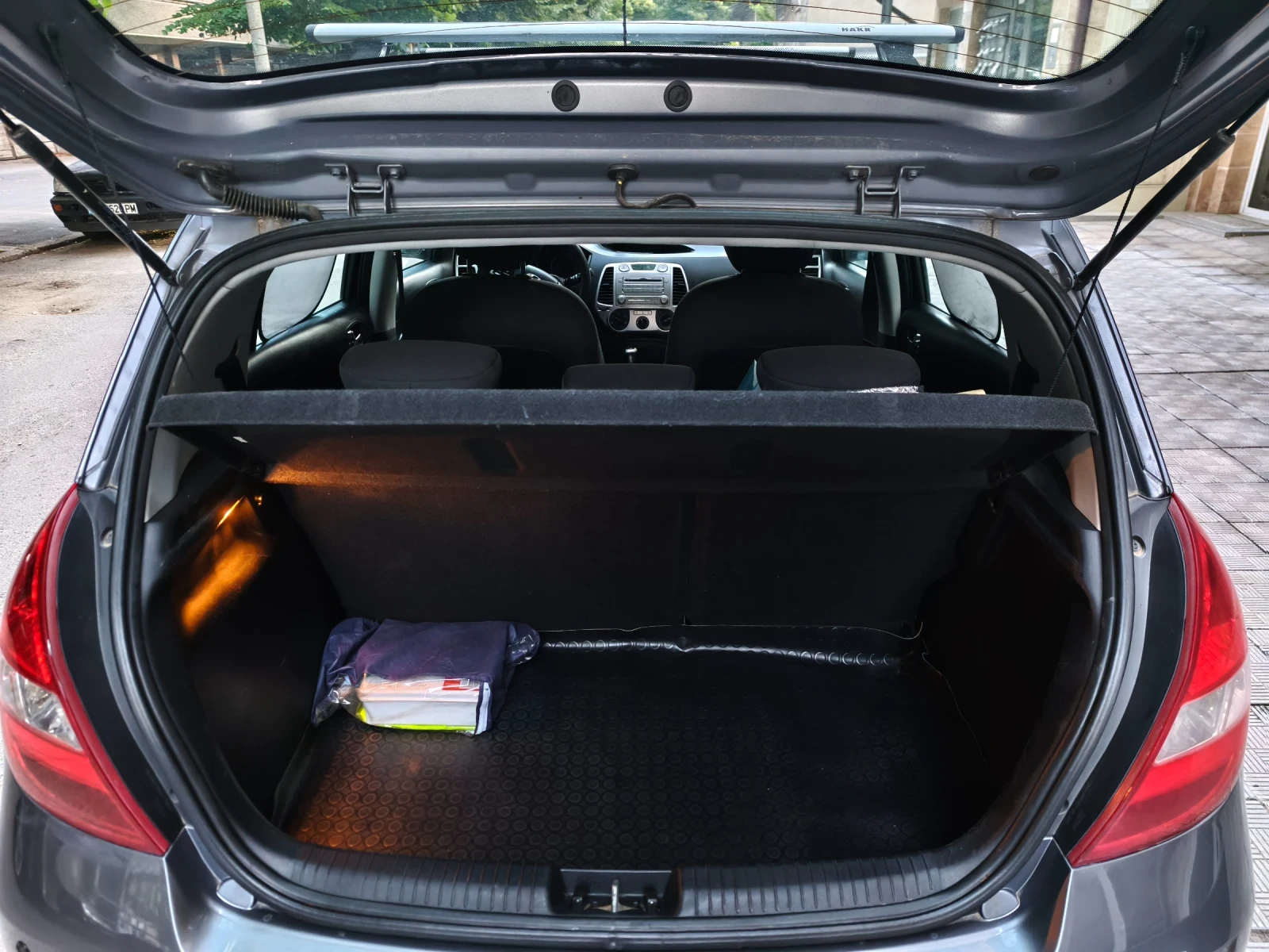 Hyundai I20, снимка 14 - Автомобили и джипове - 55346635