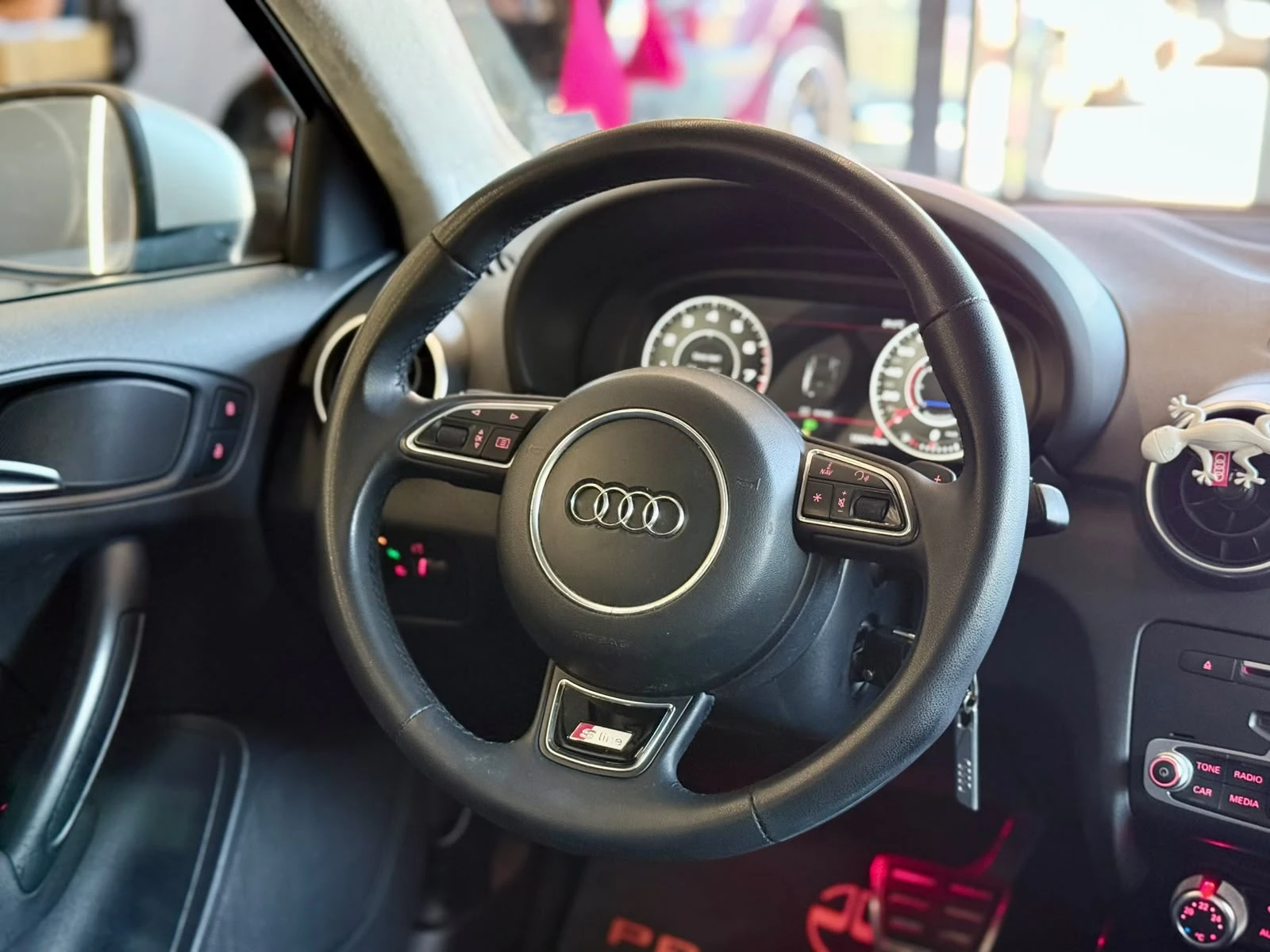 Audi A1 S -Line* TFSI* Ultra* Alcantara* Carplay* ЛИЗИНГ , снимка 10 - Автомобили и джипове - 55616437
