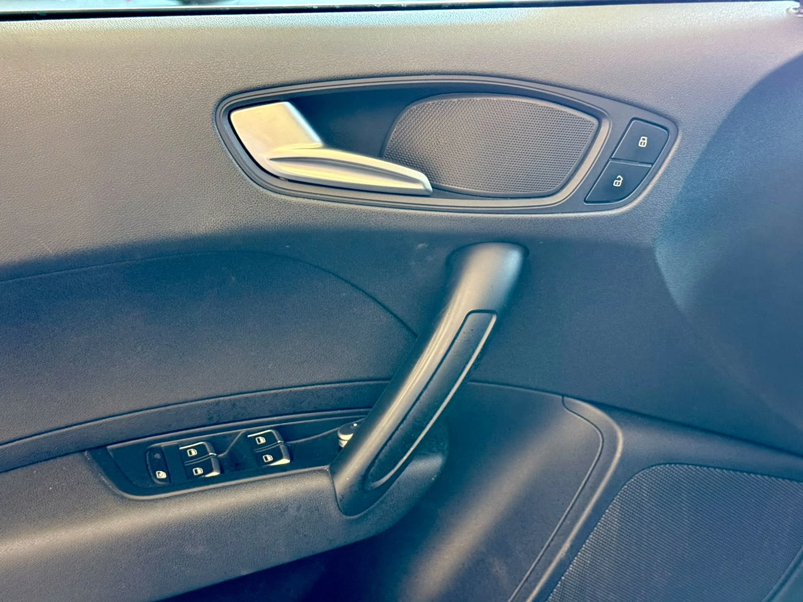 Audi A1 S -Line* TFSI* Ultra* Alcantara* Carplay* ЛИЗИНГ , снимка 7 - Автомобили и джипове - 55616437