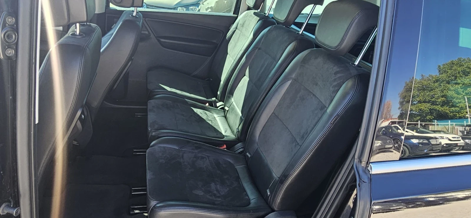 VW Sharan HIGHLINE* NAVI* LED* XENON , снимка 14 - Автомобили и джипове - 55975629