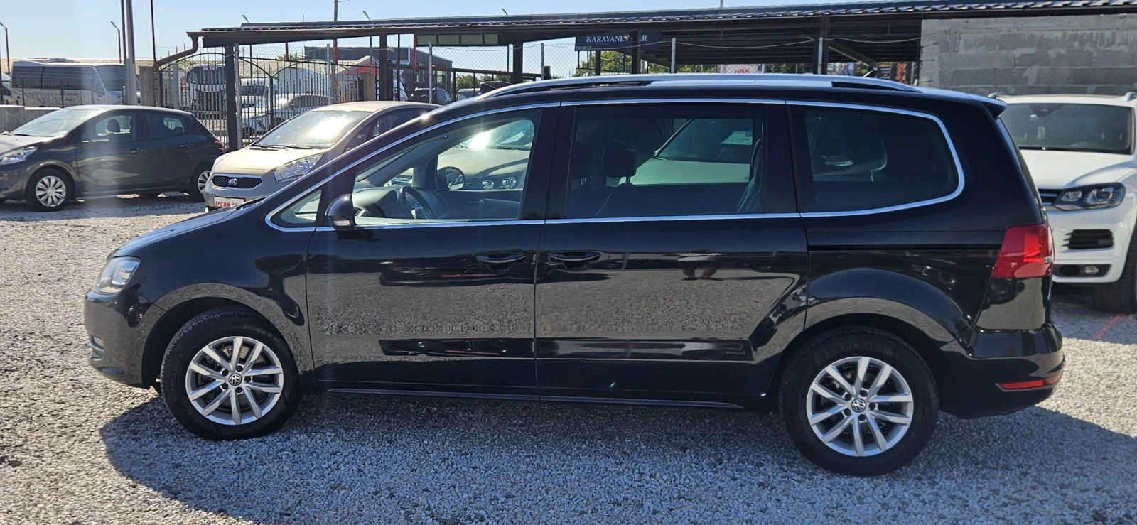 VW Sharan HIGHLINE* NAVI* LED* XENON , снимка 17 - Автомобили и джипове - 55975629