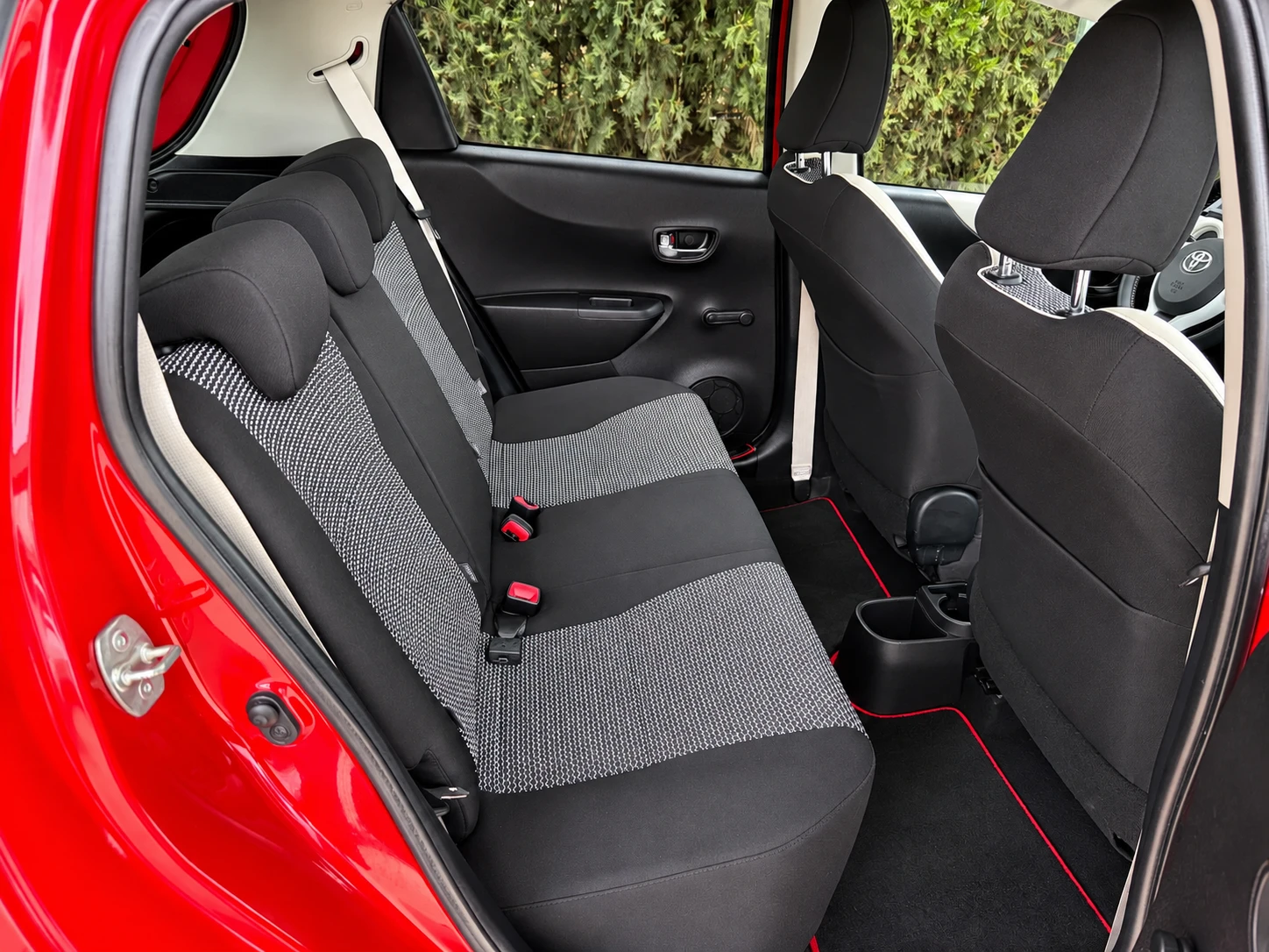 Toyota Yaris 1.33 Dual VVT-i TREND AUTOMATIC, снимка 12 - Автомобили и джипове - 56226510