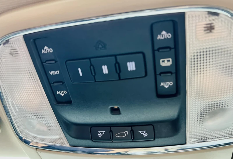 Jeep Grand cherokee Overland 5.7, снимка 10 - Автомобили и джипове - 51057487