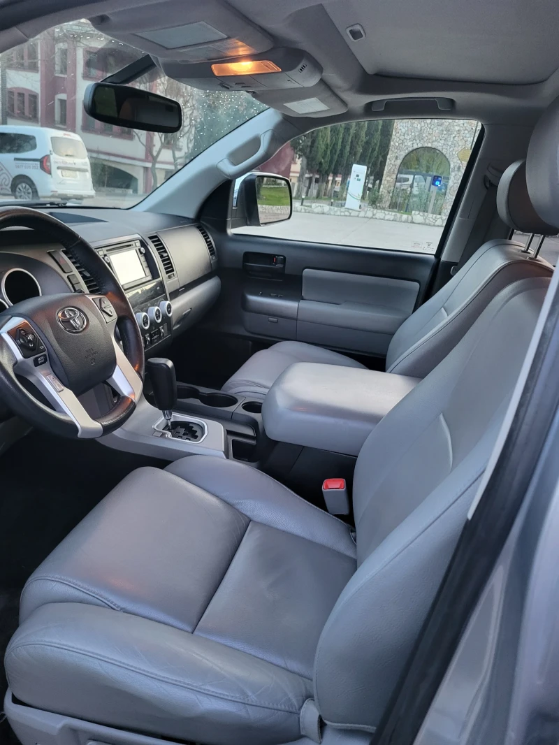 Toyota Sequoia, снимка 5 - Автомобили и джипове - 52859786
