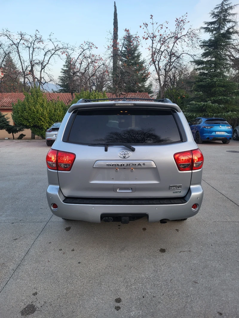 Toyota Sequoia, снимка 4 - Автомобили и джипове - 52859786