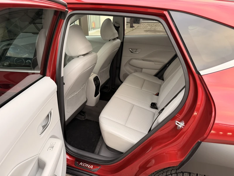 Hyundai Kona Premium, снимка 11 - Автомобили и джипове - 53112683