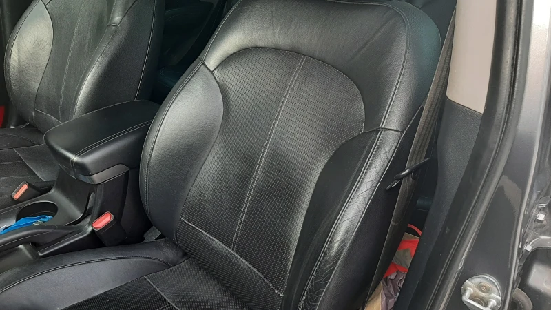 Hyundai IX35, снимка 10 - Автомобили и джипове - 53172488