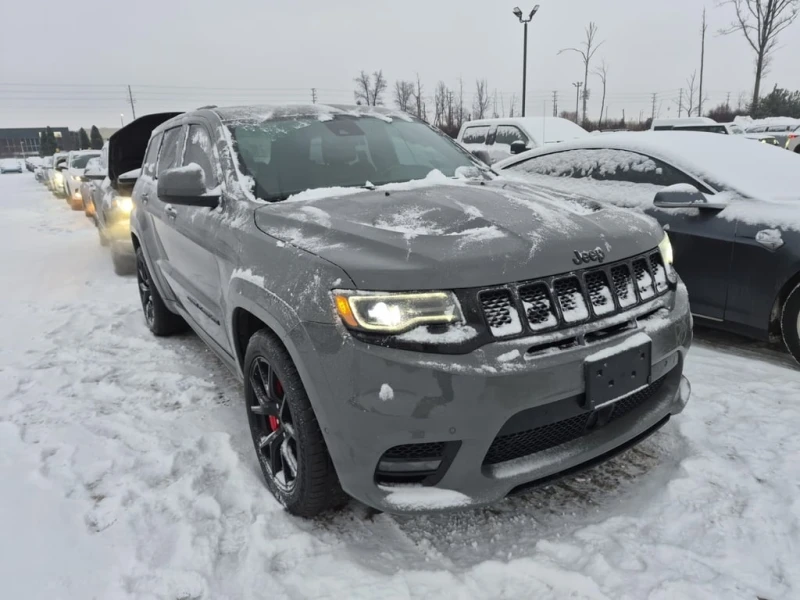 Jeep Grand cherokee SRT  CARFAX, снимка 2 - Автомобили и джипове - 53465060