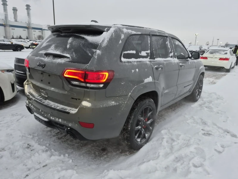 Jeep Grand cherokee SRT  CARFAX, снимка 3 - Автомобили и джипове - 53465060