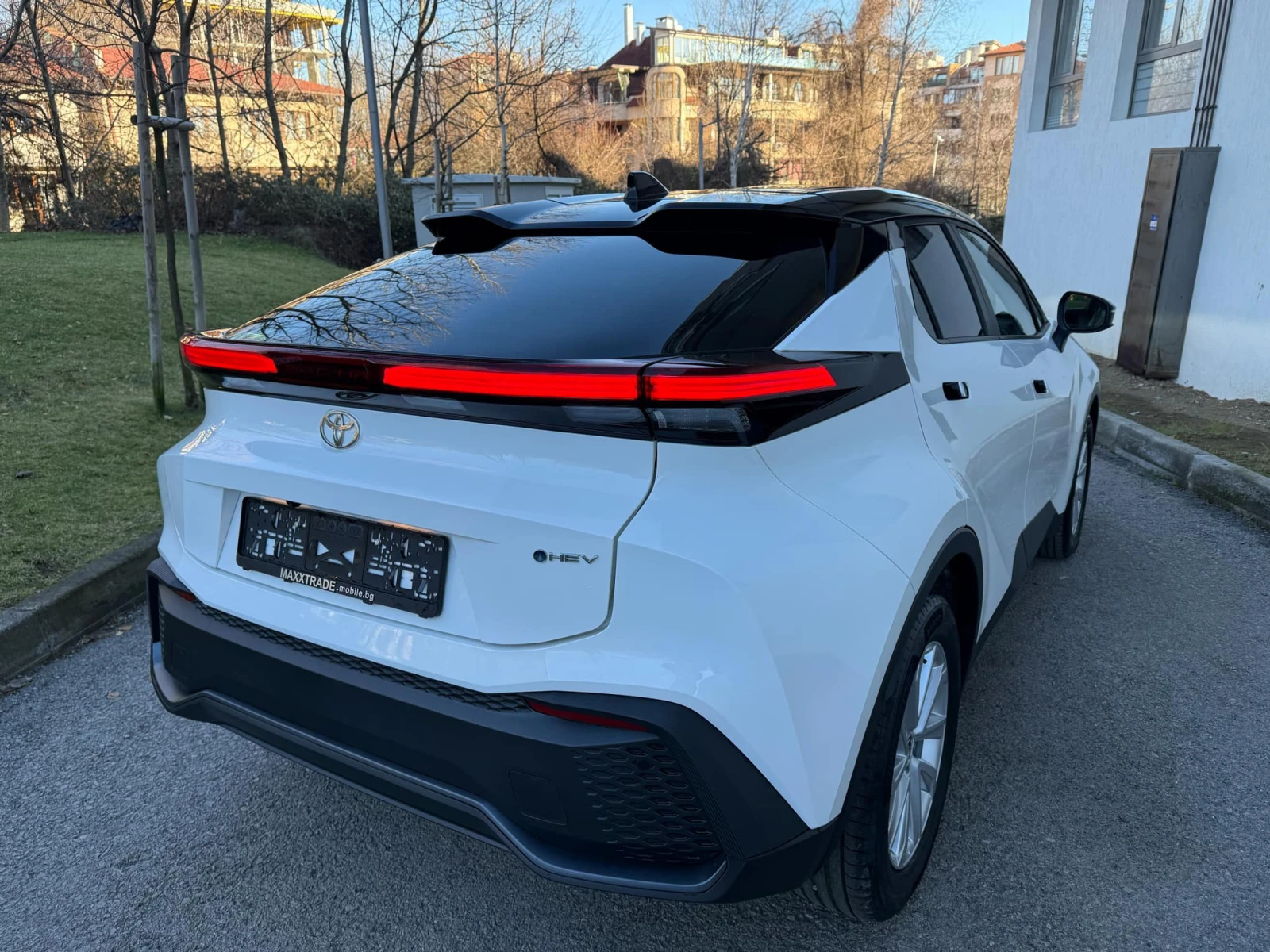 Toyota C-HR HYBRID / НОВ / 10г ГАРАНЦИЯ - изображение 7