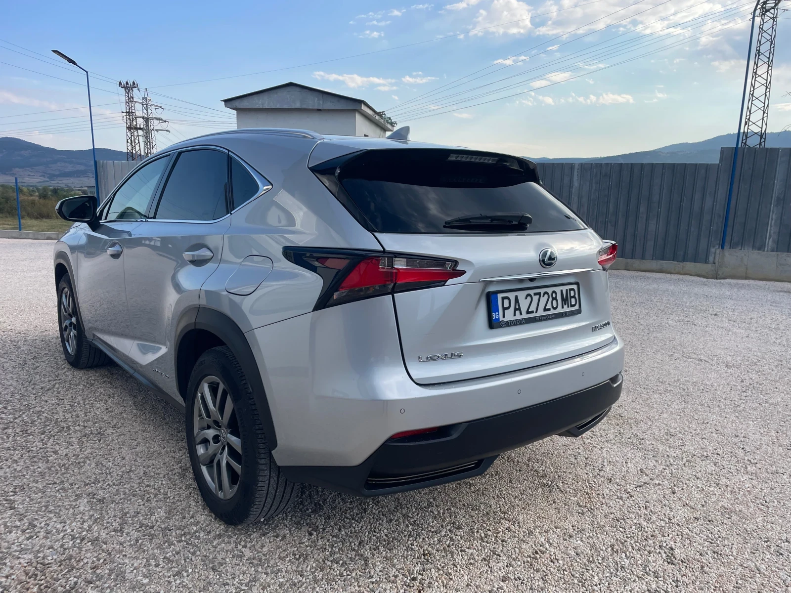 Lexus NX 300h Горанционен - изображение 6