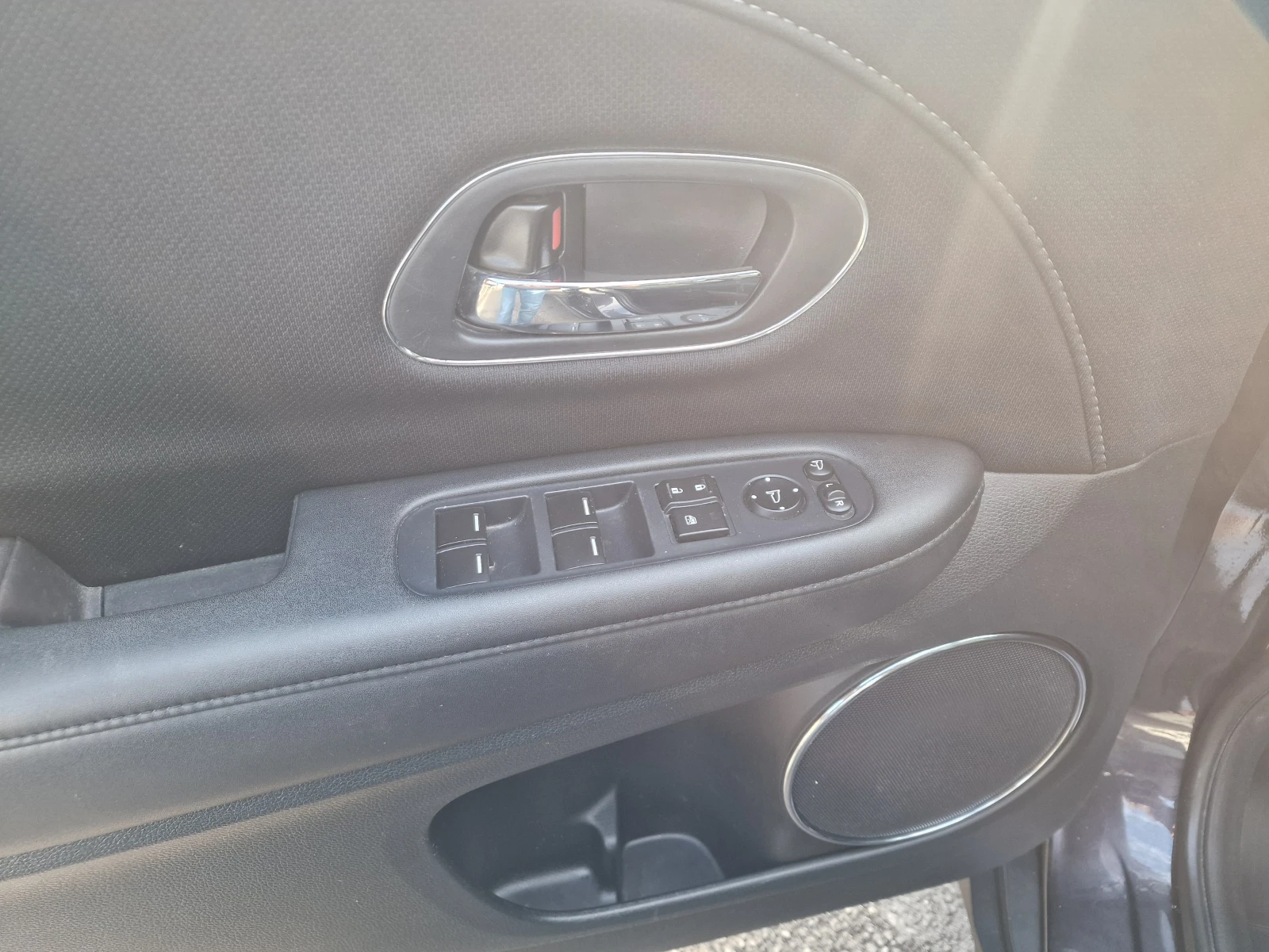 Honda Hr-v 1.6I-DTEC-EXECUTIVE-NAVI-CAMERA-FULL - изображение 8