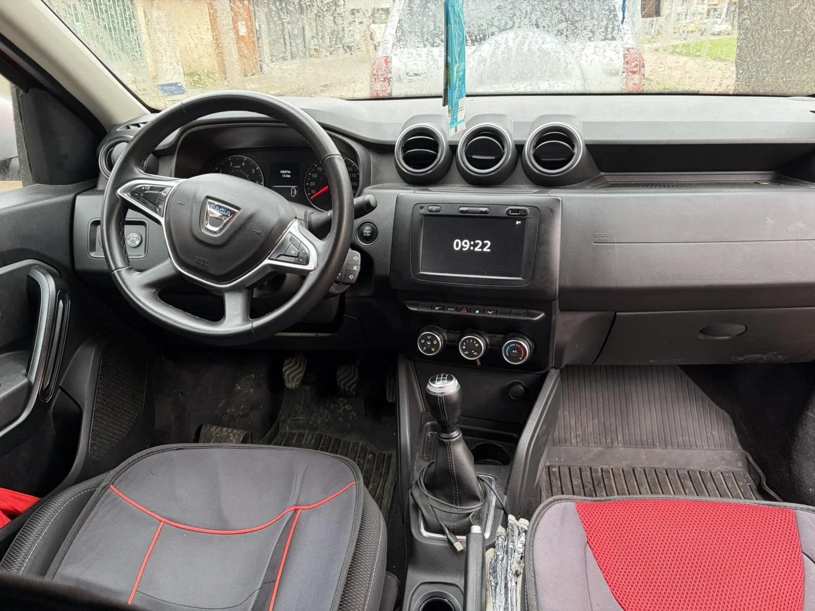 Dacia Duster, снимка 14 - Автомобили и джипове - 53276195