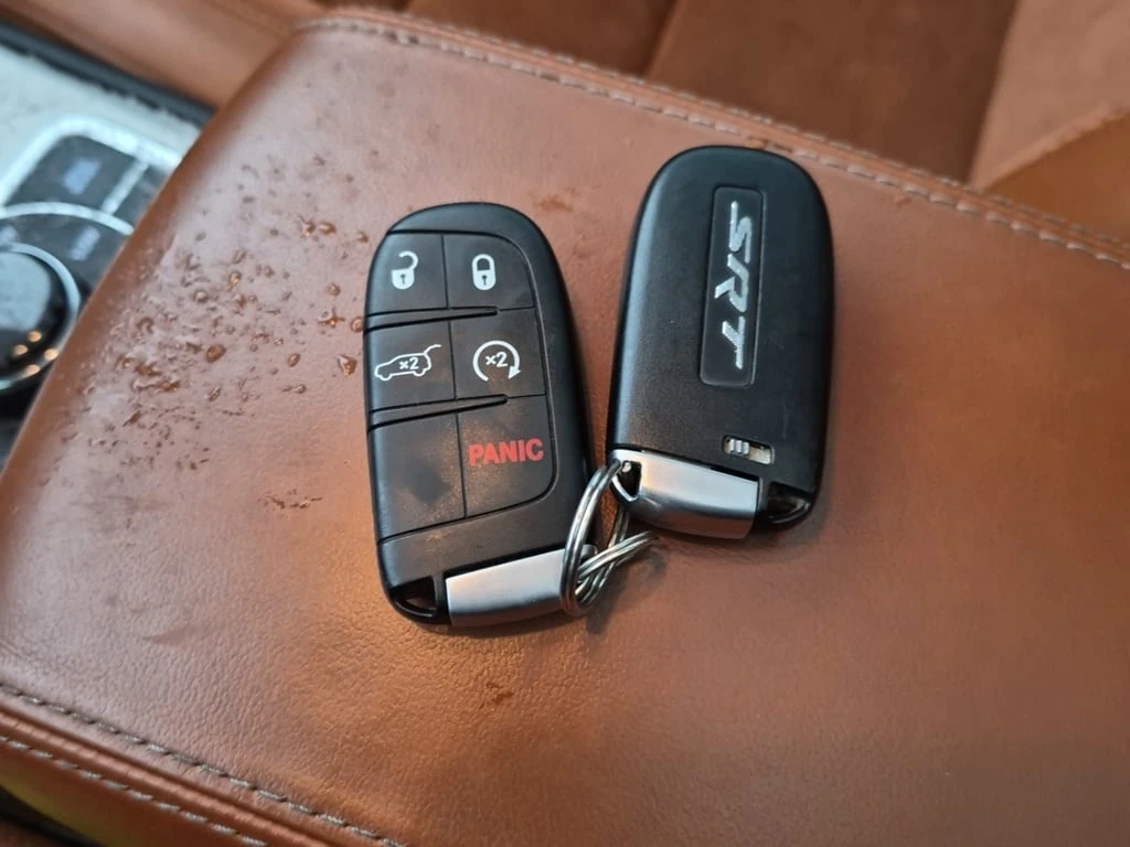 Jeep Grand cherokee SRT  CARFAX - изображение 8