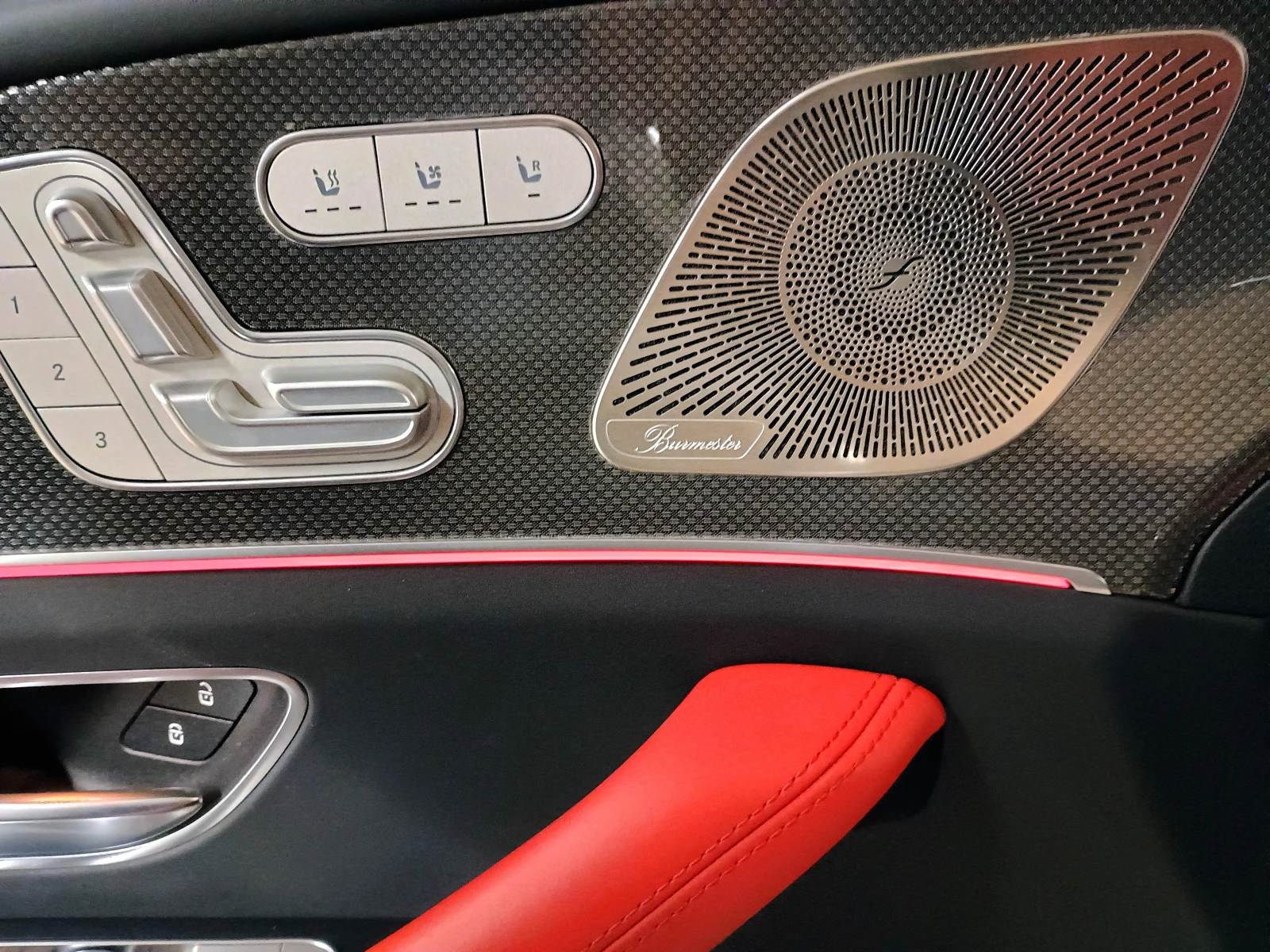 Mercedes-Benz GLE 63 S AMG Coupe сервизна история в Мерцедес, снимка 13 - Автомобили и джипове - 54113660