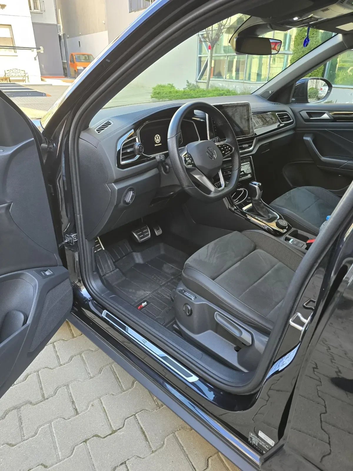 VW T-Roc 4MOTION, снимка 6 - Автомобили и джипове - 54245982