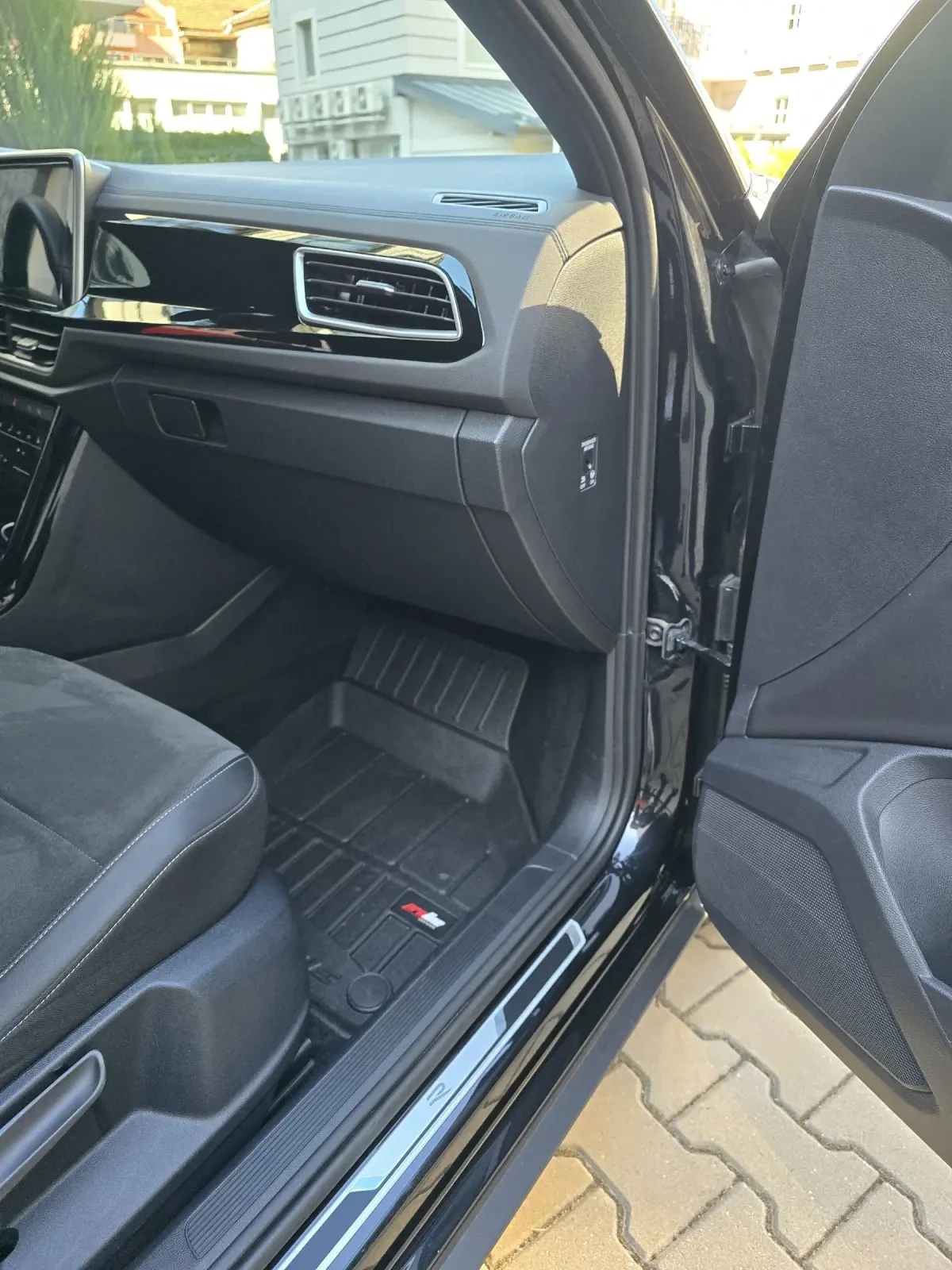 VW T-Roc 4MOTION, снимка 13 - Автомобили и джипове - 54245982