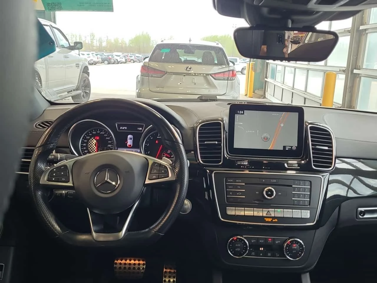 Mercedes-Benz GLE * AMG 43 * ОБДУХВАНЕ * 360 * ПОДГРЕВ * ПАНОРАМА, снимка 8 - Автомобили и джипове - 54433451