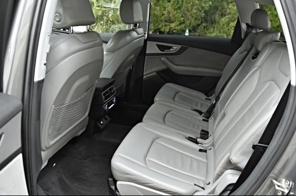 Audi Q7 НОВ ВНОС/ОБСЛУЖЕНА/7МЕСТНА, снимка 10 - Автомобили и джипове - 54458714