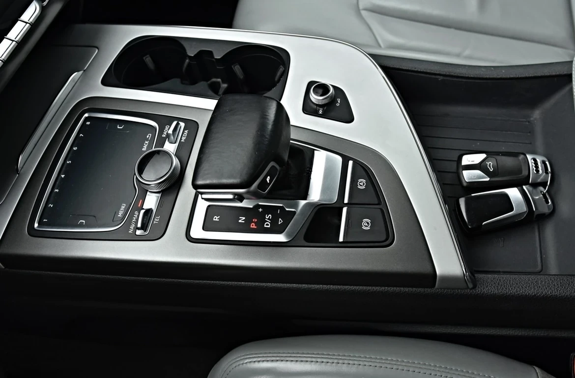Audi Q7 НОВ ВНОС/ОБСЛУЖЕНА/7МЕСТНА, снимка 7 - Автомобили и джипове - 54458714
