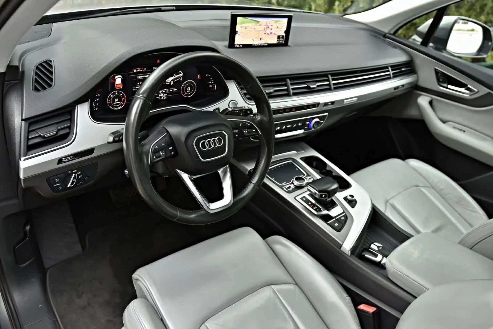 Audi Q7 НОВ ВНОС/ОБСЛУЖЕНА/7МЕСТНА, снимка 4 - Автомобили и джипове - 54458714
