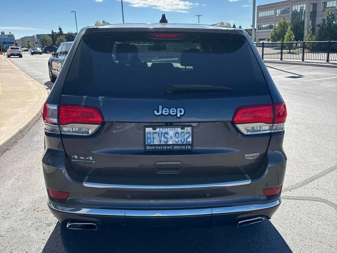 Jeep Grand cherokee * Summit * CARFAX * БЕЗ ПЪРВОНАЧАЛНА ВНОСКА, снимка 4 - Автомобили и джипове - 54996360